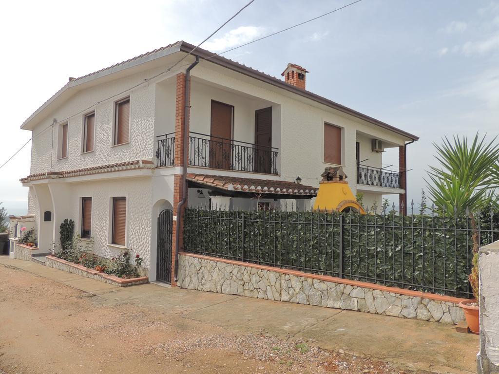 Appartamento Mariolu 3 Санта-Марія-Наваррезе Екстер'єр фото