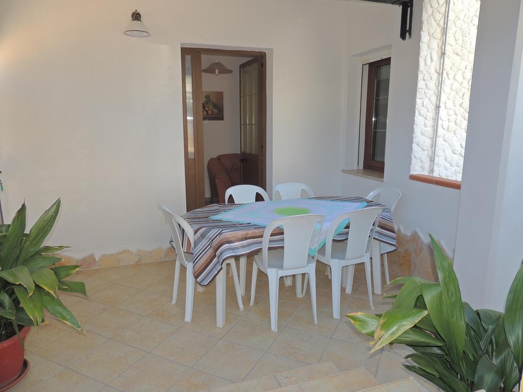 Appartamento Mariolu 3 Санта-Марія-Наваррезе Екстер'єр фото