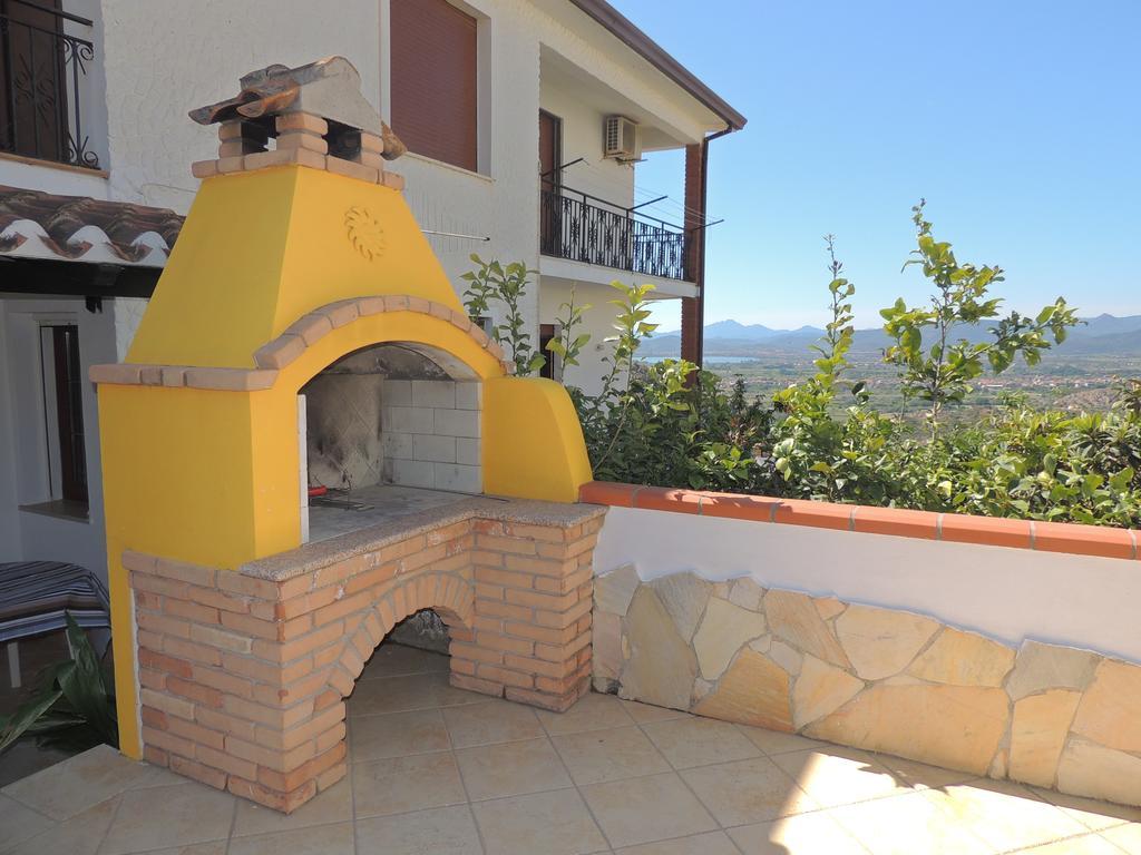 Appartamento Mariolu 3 Санта-Марія-Наваррезе Екстер'єр фото
