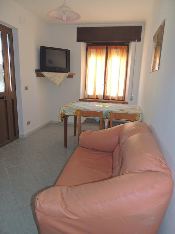 Appartamento Mariolu 3 Санта-Марія-Наваррезе Екстер'єр фото